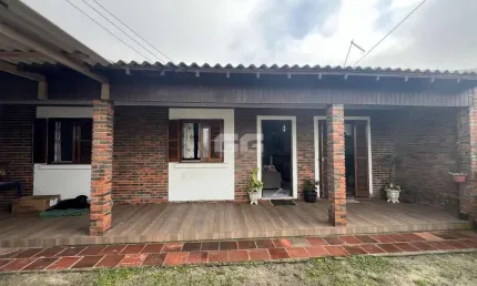 CIDREIRA - CASA COM 3 DORMITÓRIOS A VENDA NO CENTRO
