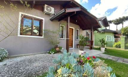 Casa com 3 quartos à venda na Rua Visconde De Mauá, 1016, Centro, Canela por R$ 1.740.000