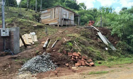 Terreno à venda na 8 de março, 33, vale dos pinheiros, gramado por r$ 398.000