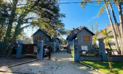 Casa em condomínio fechado com 4 quartos à venda na Theobaldo Fleck, 434, Suzana, Canela por R$ 1.200.000