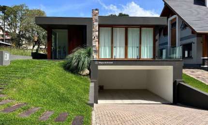 Casa com 3 quartos à venda na Pessegueiro, 44, Vivendas do Arvoredo, Gramado por R$ 2.600.000