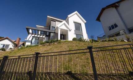 Casa com 4 quartos à venda na Raymundo Antonio Bisol, 1, Vale das Colinas, Gramado por R$ 2.500.000