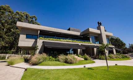 Casa em condomínio fechado com 3 quartos à venda na Rua Garibaldi, 31001, Laken, Gramado por R$ 4.880.000