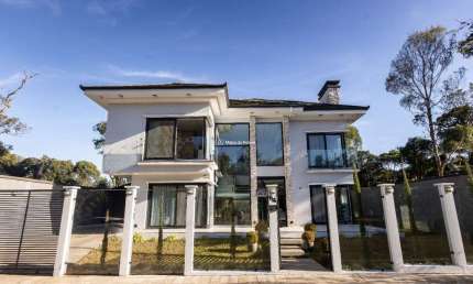 Casa em condomínio fechado com 4 quartos à venda na Cerejeira, 64, Vivendas do Arvoredo, Gramado por R$ 4.000.000