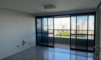 Apto° Alto Padrão 135m² 3 Qts sendo 2 suítes 2 Vagas na Tamarineira