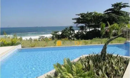 Apartamento na Praia de Piratininga, Mobiliado, Varandão, Salão, 4 Quartos, 2 Suítes, Lavabo, Copa Cozinha, Área, Depend. Emp, 2 Vagas, Play Clube.