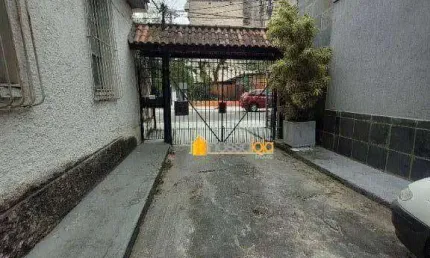 Casa de vila de 2qtos para locação na rua lemos cunha
