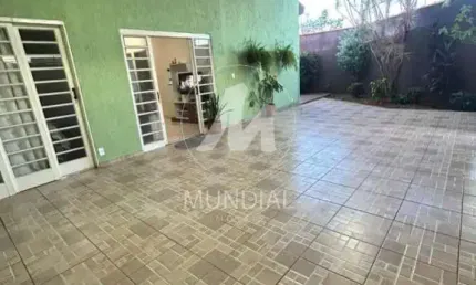 Casa (térrea na rua) 4 dormitórios, cozinha planejada