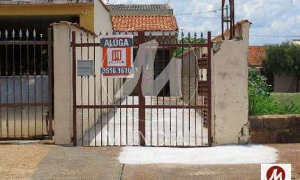 Casa (casa de fundos) 1 dormitórios, cozinha planejada