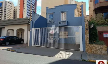 Casa (térrea na rua) 3 dormitórios, cozinha planejada