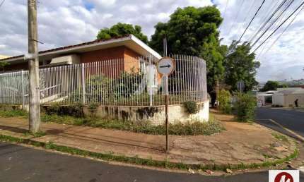 Casa (térrea na rua) 3 dormitórios, cozinha planejada