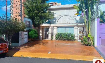 Casa (térrea na rua) 3 dormitórios, cozinha planejada