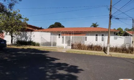 Casa (térrea na rua) 3 dormitórios/suite, cozinha planejada