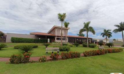 Casa (sobrado em condominio) 3 dormitórios/suite, cozinha planejada, portaria 24 horas, lazer, espaço gourmet, salão de festa, salão de jogos, em condomínio fechado