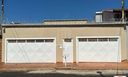 Casa (térrea na rua) 5 dormitórios/suite, cozinha planejada