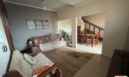 Casa (sobrado na  rua) 2 dormitórios/suite, cozinha planejada