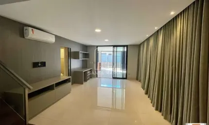 Casa (sobrado em condominio) 3 dormitórios/suite, cozinha planejada, portaria 24 horas, em condomínio fechado