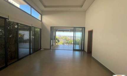 Casa (sobrado em condominio) 3 dormitórios/suite, cozinha planejada, portaria 24hs, lazer, salão de festa, salão de jogos, em condomínio fechado