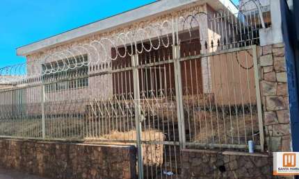 Casa (térrea na rua) 3 dormitórios, cozinha planejada