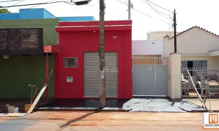 Casa (casa de fundos) 3 dormitórios, cozinha planejada