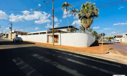 Casa comercial para alugar na Rua Floriano Peixoto 446 (75395sa), Centro, Jardinópolis