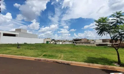 Casa (térrea em condominio) 3 dormitórios/suite, cozinha planejada, portaria 24hs, lazer, espaço gourmet, salão de festa, salão de jogos, em condomínio fechado