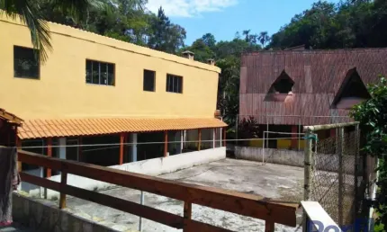 Chácara / sítio com 4 quartos à venda no Jardim dos Eucaliptos, Suzano  por R$ 710.000