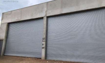 Sala comercial para alugar na Vila Maria de Maggi, Suzano  por R$ 30.000