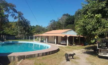 Chácara / sítio com 3 quartos à venda no Retiro, Arujá  por R$ 750.000