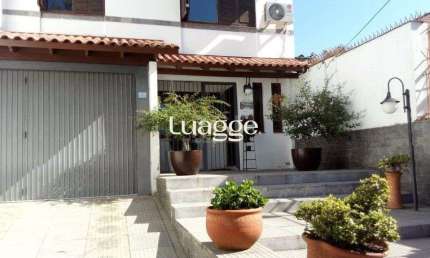 Casa para Venda - 240m², 3 dormitórios, sendo 1 suites, 3 vagas - São Sebastião