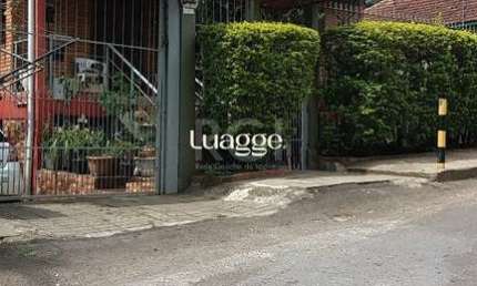 Casa para Venda - 228m², 3 dormitórios, 3 vagas - Teresópolis