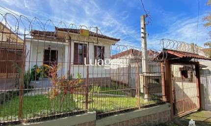 Casa para Venda - 212m², 3 dormitórios, 2 vagas - Medianeira