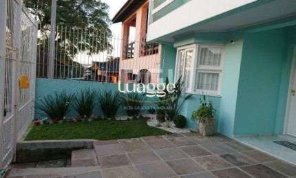 Casa em Porto Alegre, no bairro Espirito Santo, com 4 dormitório(s), e 4 banheiros, à venda.