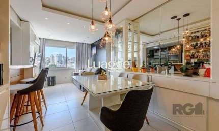 Apartamento 68 m² mobiliado, 2 dormitórios, sendo 1 suíte e 1 vaga.