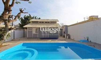 Casa para Venda - 101m², 3 dormitórios, sendo 1 suites, 3 vagas - Guarujá
