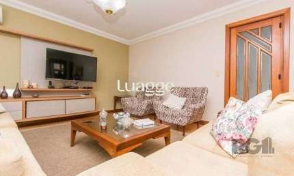 Casa de 380m² - 4 dormitórios, 2 suítes, 4 vagas no bairro Bom Jesus