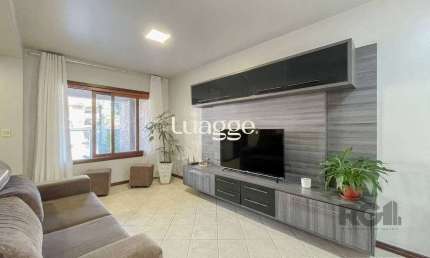 Excelente casa de 121m² com 3 dormitórios e 2 vagas.