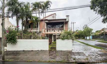 Casa para Venda - 485m², 4 dormitórios, sendo 1 suites, 3 vagas - Cristal
