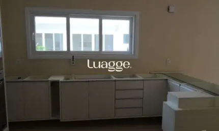 Casa para venda - 305m², 3 dormitórios, sendo 3 suites, 4 vagas - nonoai