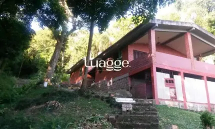 Sítio para Venda - 240m², 3 dormitórios, sendo 2 suites, 6 vagas - Ponta Grossa