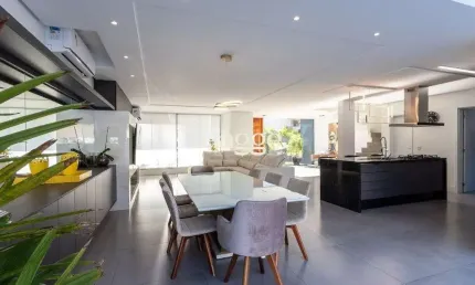 Casa Condominio para Venda - 280m², 3 dormitórios, sendo 3 suites, 4 vagas - Lagos De Nova Ipanema