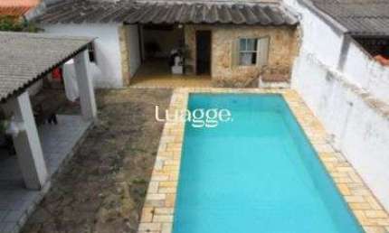 Casa para Venda - 270m², 5 dormitórios, sendo 1 suites, Guarujá