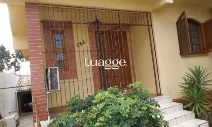 Casa para Venda - 250m², 3 dormitórios, sendo 3 suites, 7 vagas - Medianeira