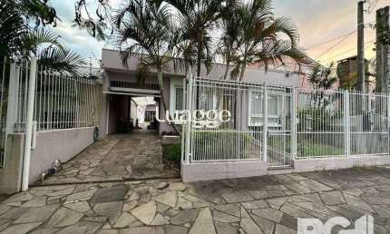 Casa com 3 quartos à venda na Avenida Rachel Wolfrid, 65, Morro Santana, Porto Alegre