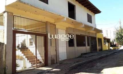 Casa para Venda - 480m², 3 dormitórios, 4 vagas - Camaquã