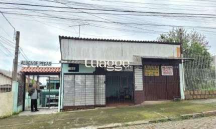 Casa em Porto Alegre, no bairro Santo Antônio, com 3 dormitório(s), e 3 banheiros, à venda.