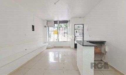Loja Comercial na Rua Duque de Caxias - Centro Histórico, com 130,00m² privativos,