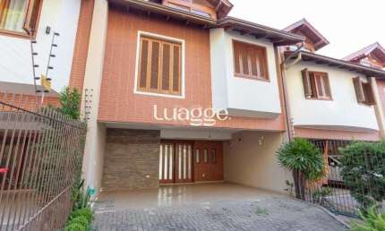 Casa para Venda - 233.34m², 3 dormitórios, sendo 1 suites, 4 vagas - Tristeza