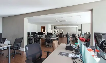 Cobertura Comercual para Venda - 225,39m², 3 vagas cobertas - Bela Vista
