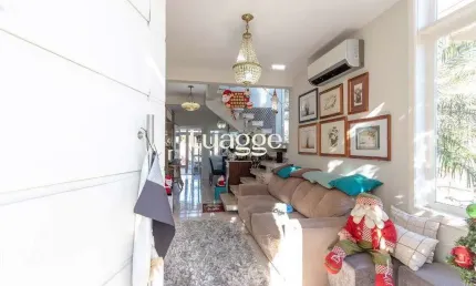 Casa com 4 quartos à venda na Avenida Edgar Pires de Castro, 617, Hípica, Porto Alegre